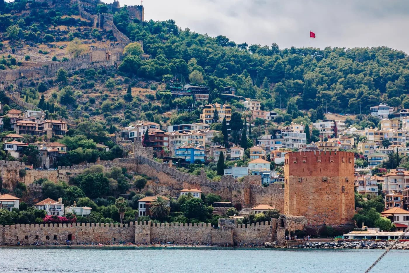 Alanya kalesi ve marina manzarası