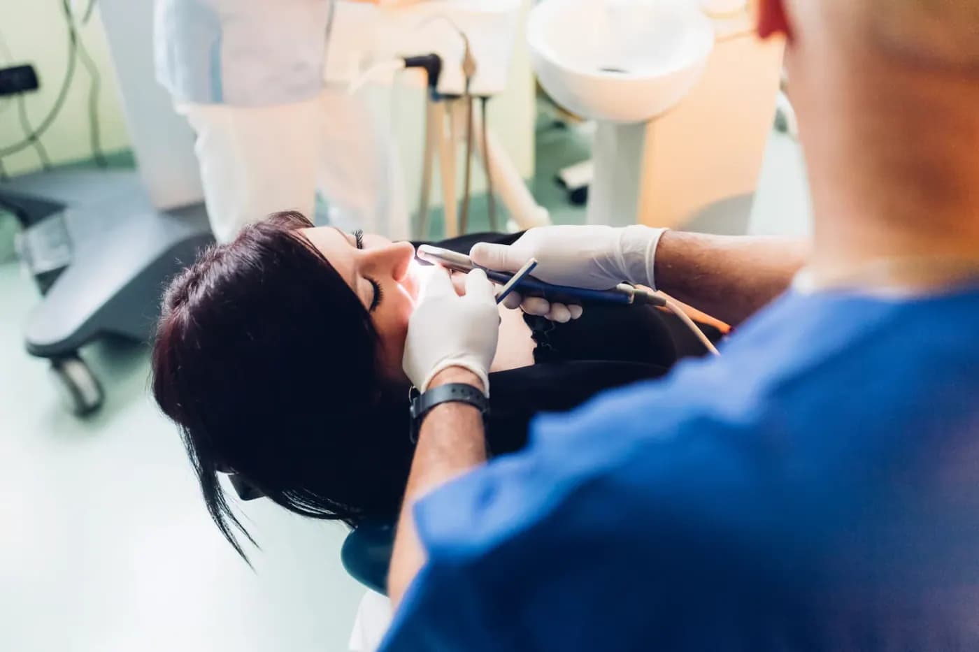 Modern diş kliniği tedavi odası